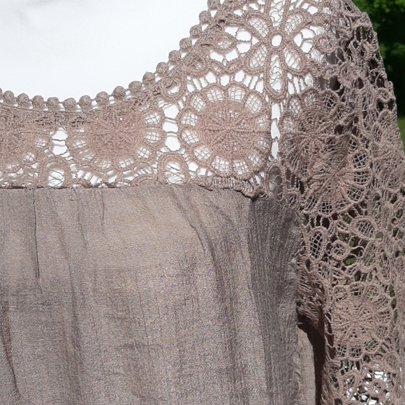 Any3 for$25  🆕️ Med & Lg  Lace boutique shirt - Picture 3 of 7